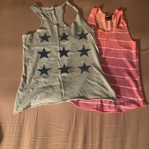 Selling a tank top in very good condition any questions feel free to ask 😊